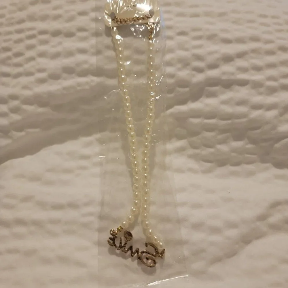Womens Pink Smile Pendant White Pearl Necklace